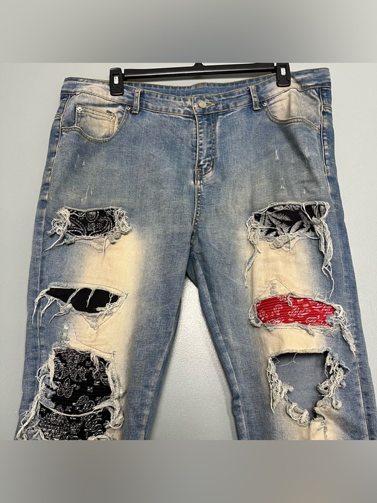 AMIRI Men’s Light Blue Denim Jeans with Distressing Patchwork Bandana Size 40 - Picture 2 of 13